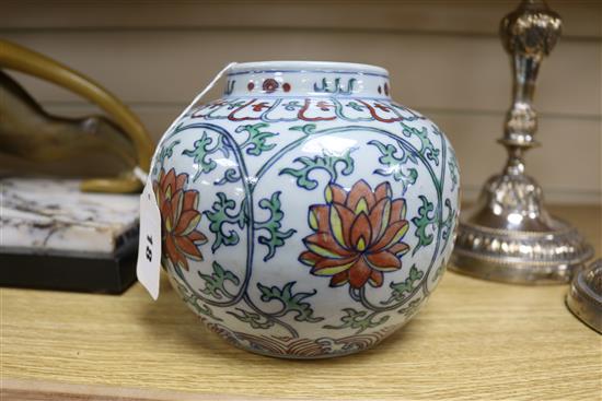 A 19th century Chinese famille verte jar height 14cm